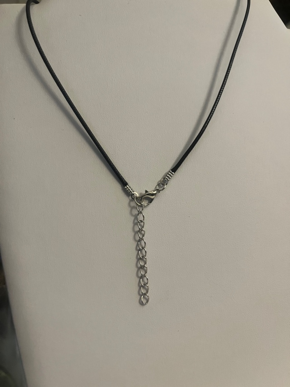 3/$15~Corded Snoopy Necklace - Picture 7 of 8